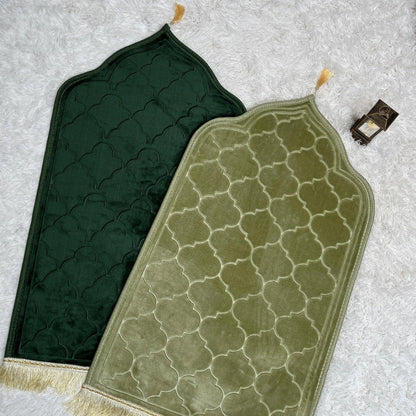 Soft Flannel Prayer Mat – Comfortable, Cushioned Prayer Mat for Daily Use